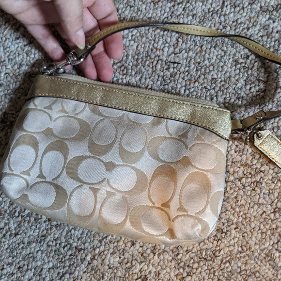 AUTHENTIC Coach Wristlet - Picture 2 of 3